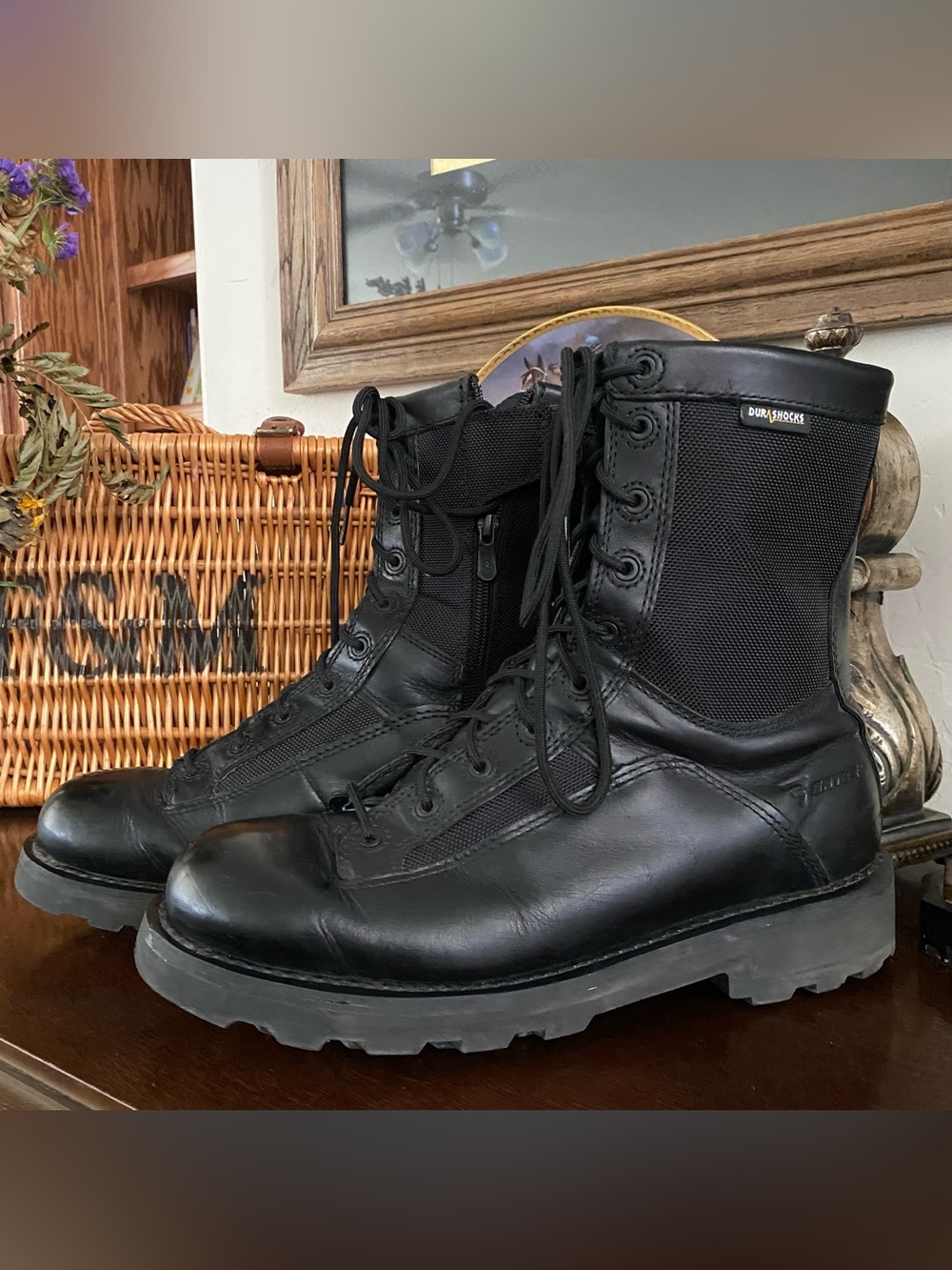 Bates E03140 8" DuraShock Lace-to-Toe Side Zip Boots Men’s 10.5 Black Workboots
